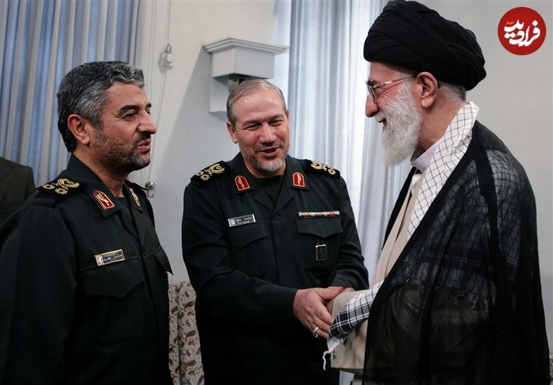 لحظه اعطای درجه سرلشکری