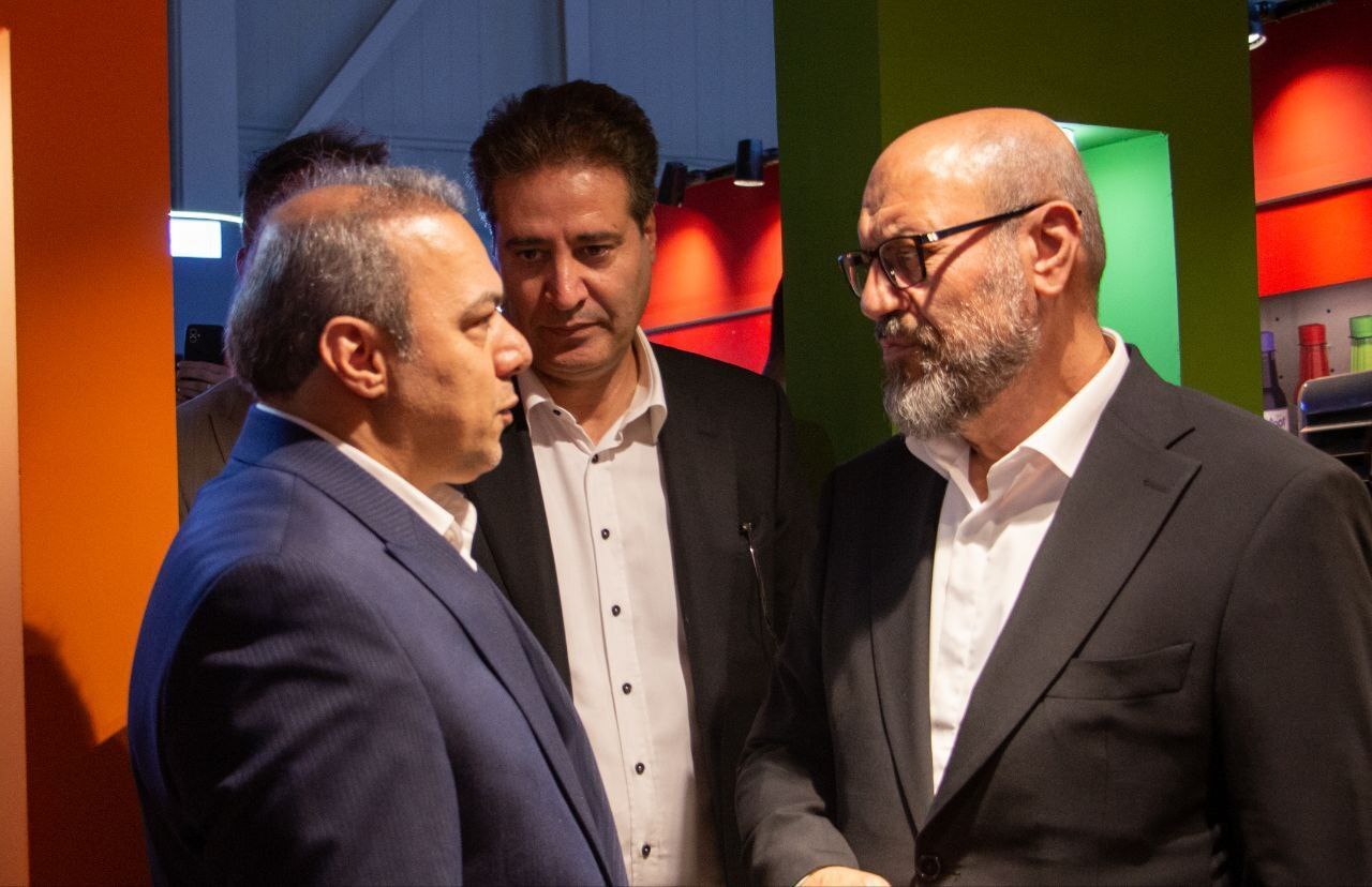 غرفه زمزم میزبان مدیران ارشد بنیاد و هلدینگ غذایی سینا