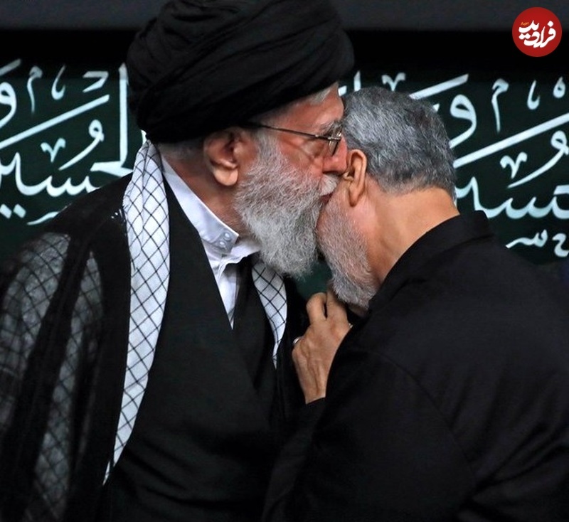 بوسه تاریخی رهبری بر چهره سردار سلیمانی
