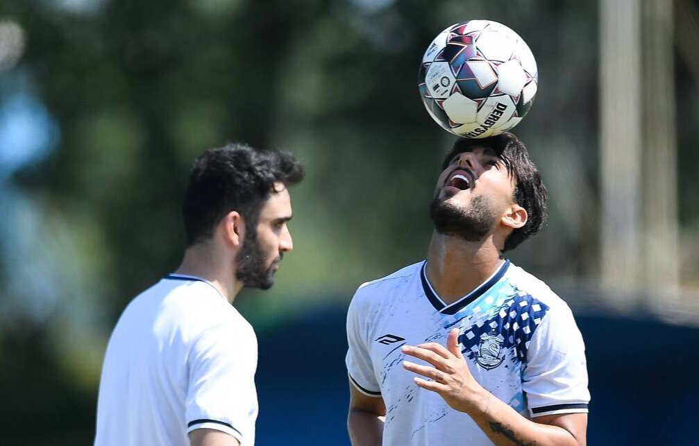 بازیکن استقلال