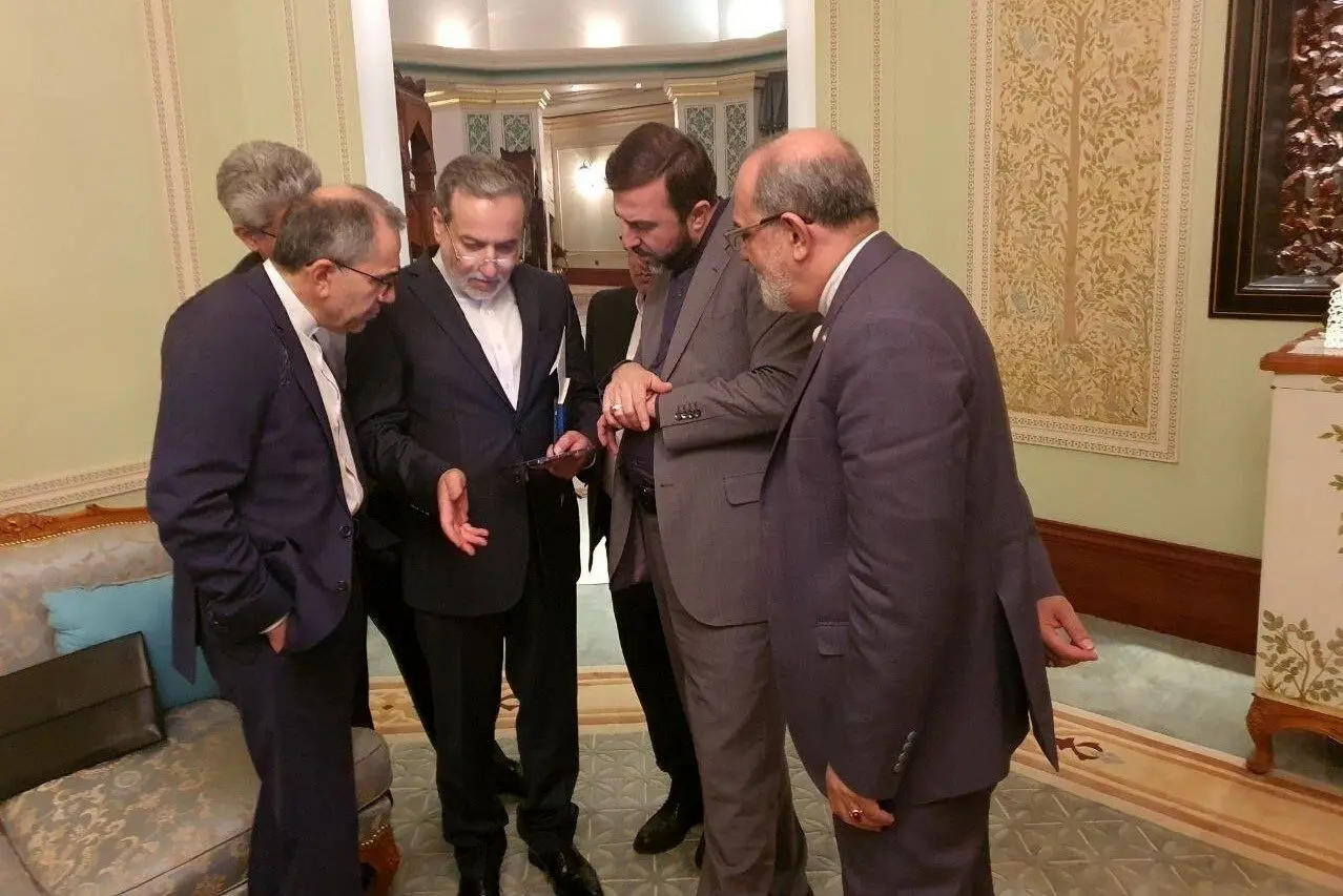 عراقچی و دستیارانش در رم