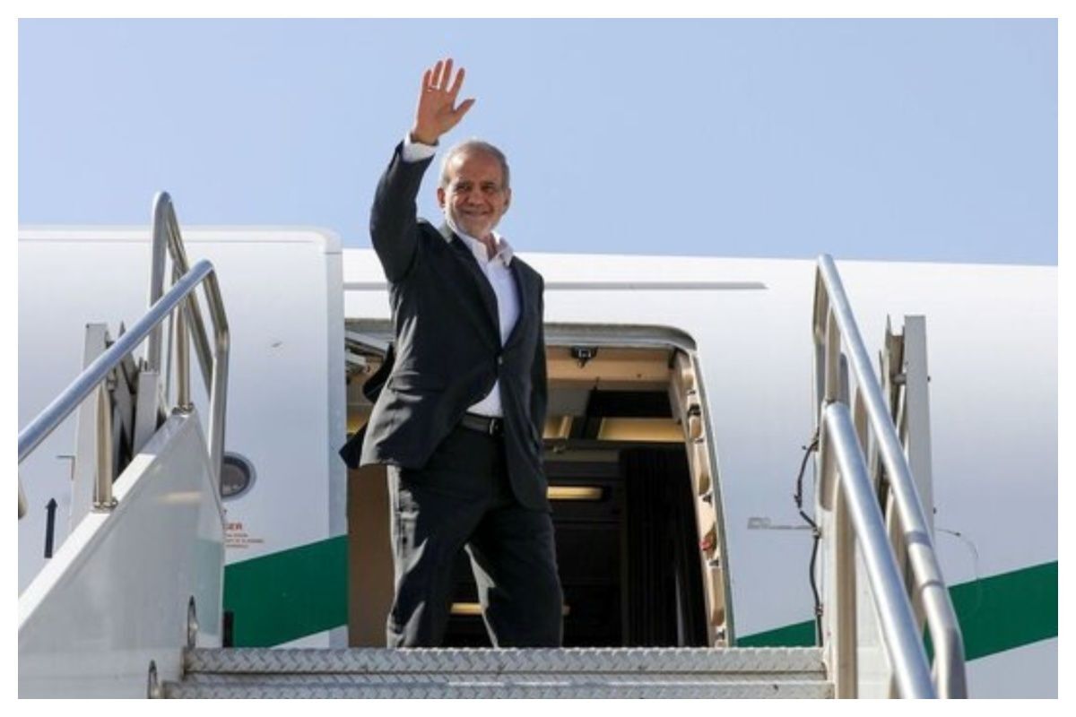 مسعود پزشکیان در هواپیما