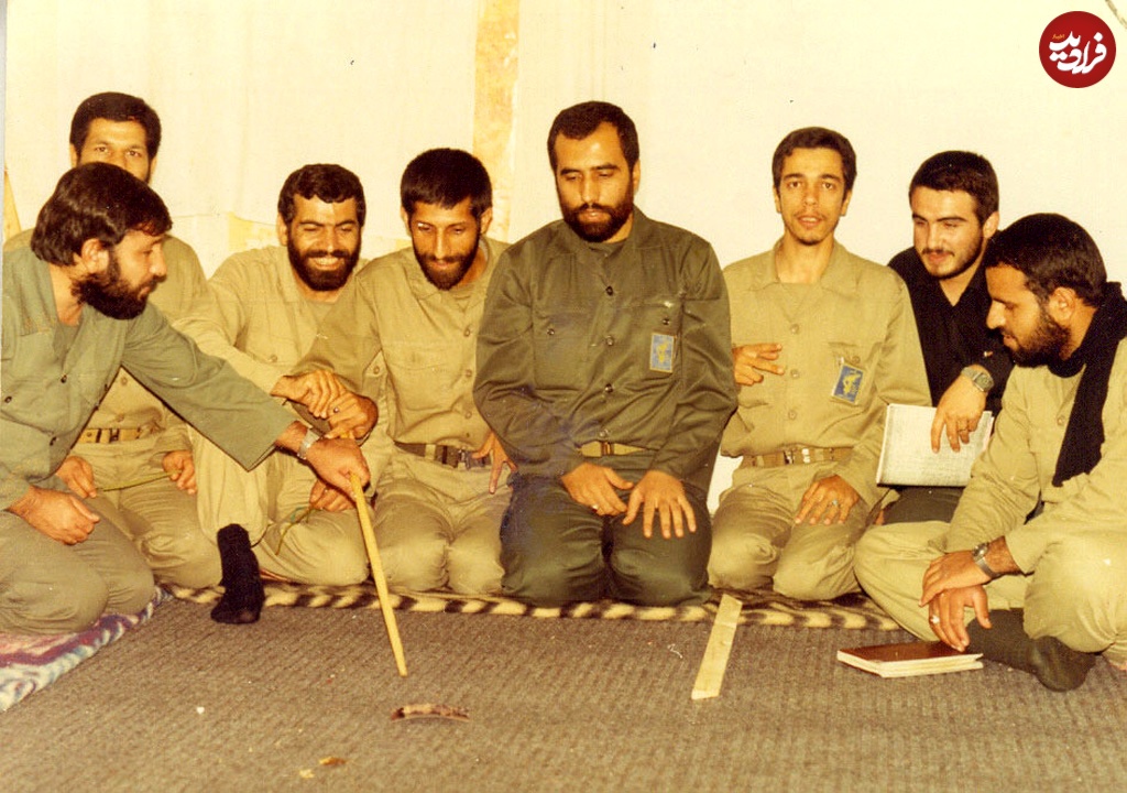 سرلشکر باقری در یک جلسه نظامی