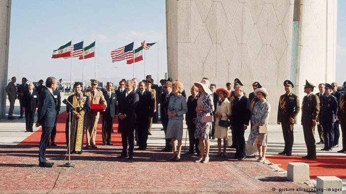 استقبال رسمی محمدرضا پهلوی از نیکسون در ایران