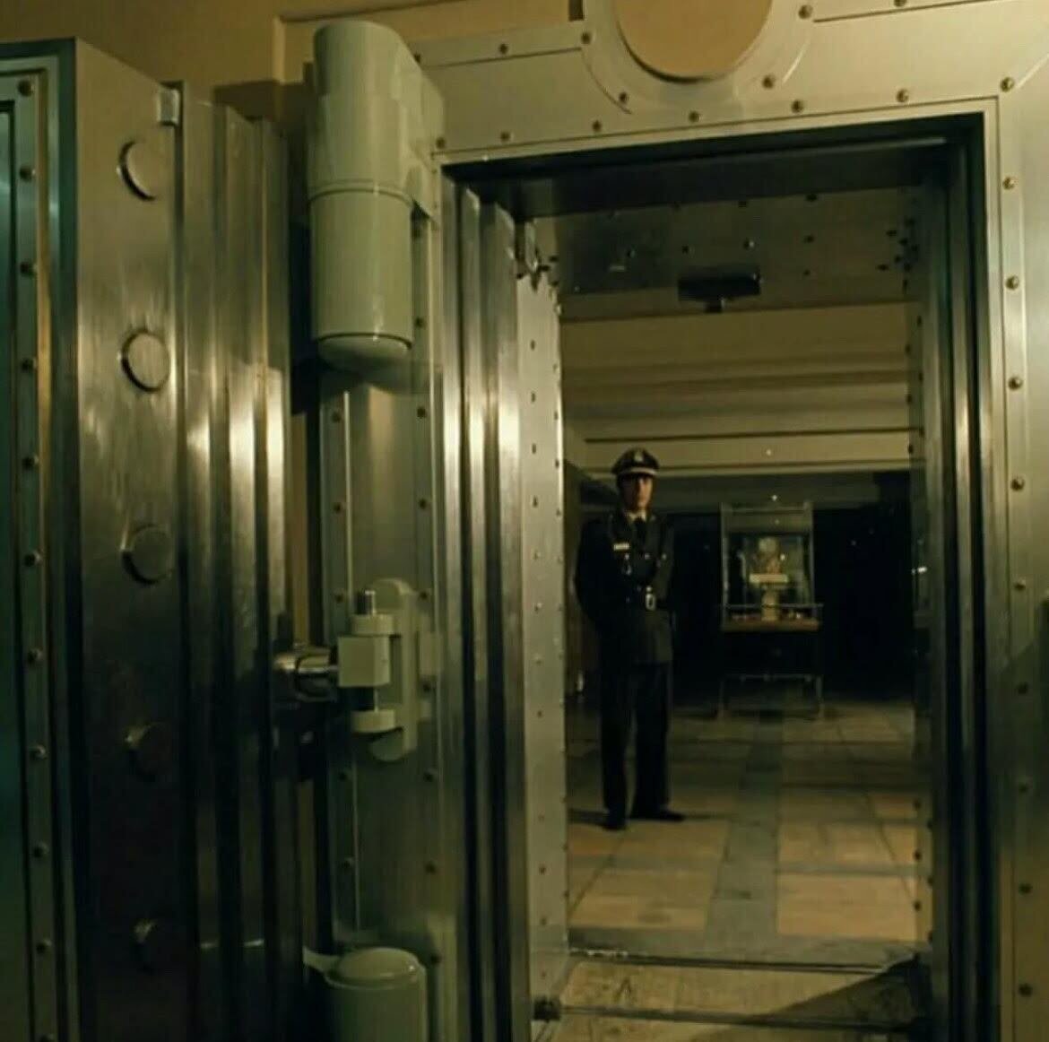 عکس/ محل نگهداری تاج سلطنتی؛ تهران دهه ۴۰ و ۵۰