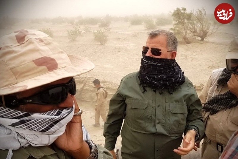 سردار پاکپور در میان طوفان شن