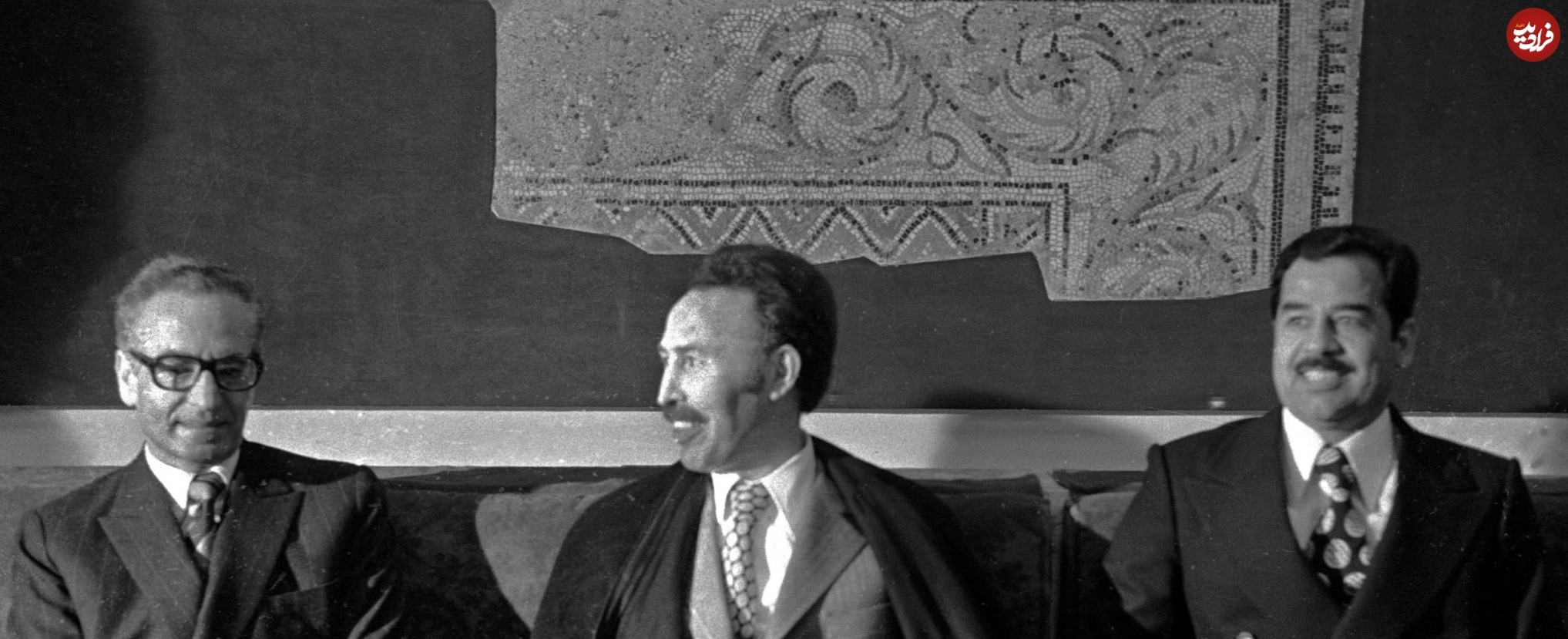 محمدرضا پهلوی در یک مهمانی دوستانه