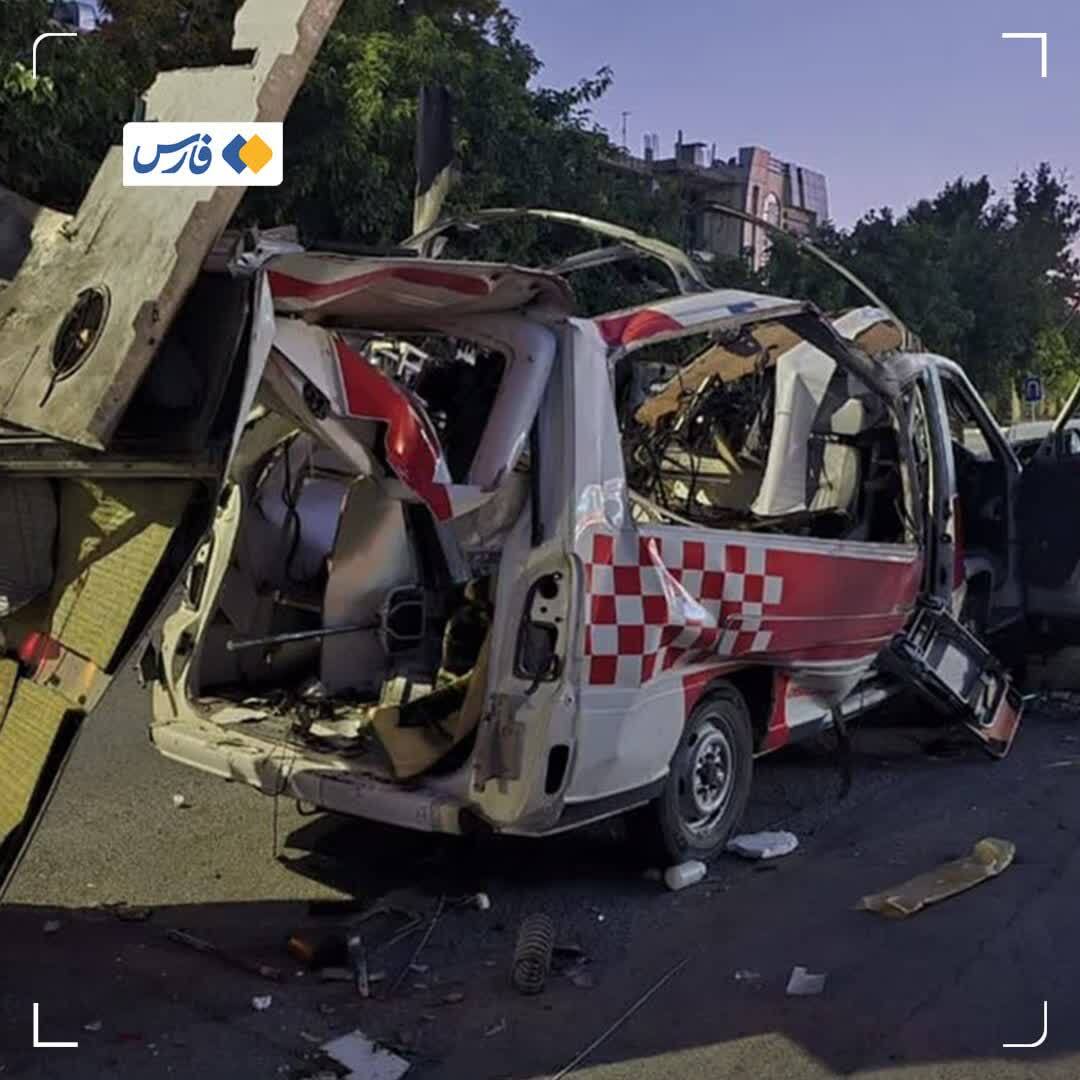 عکس/ حمله اسرائیل به یک آمبولانس در اصفهان