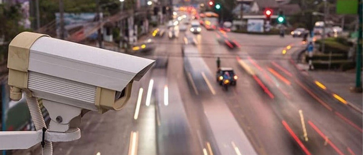 دوربین مداربسته در خیابان