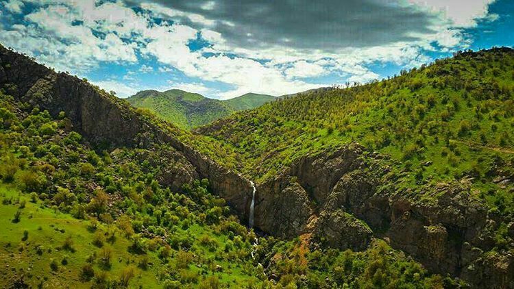 آبشار زیبا گویله در اطراف روستای گویله مریوان