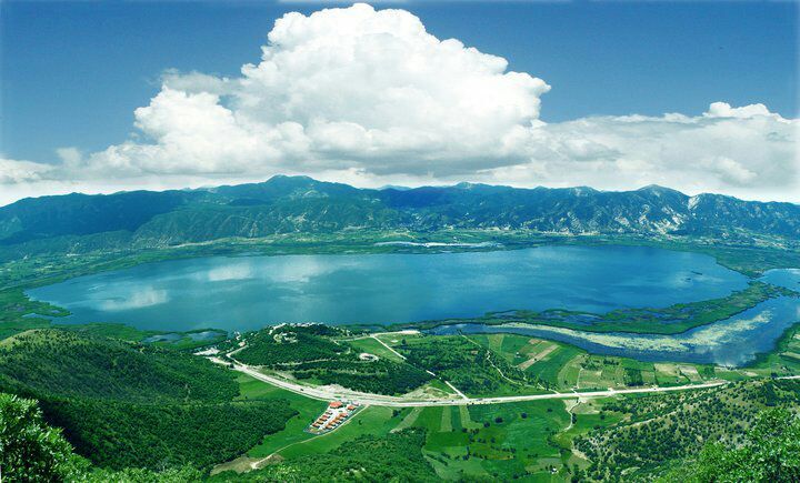 دریاچە زریبار بزرگترین دریاچە خود جوش آب شیرین جهان