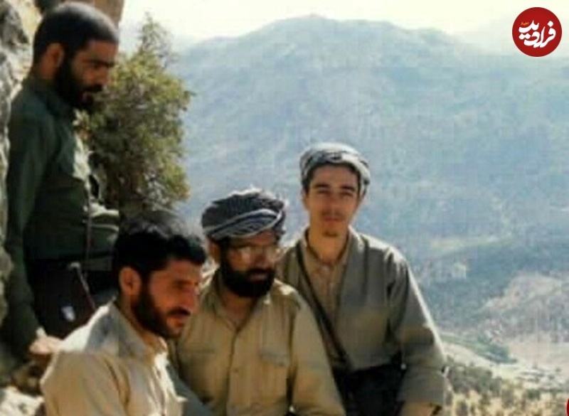 سپهبد باقری با لباس کردی