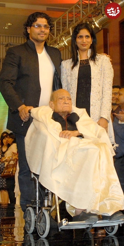 میرزا بازیگر فیلم شعله