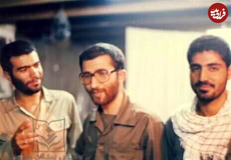 سردار سلیمانی با لباس نظامی