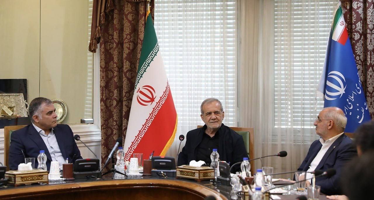 مسعود پزشکیان و پاک نژاد