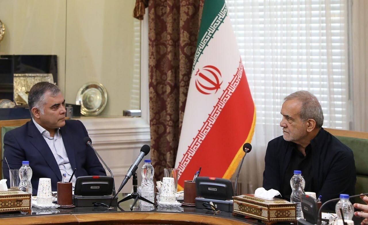 مسعود پزشکیان و پاک نژاد