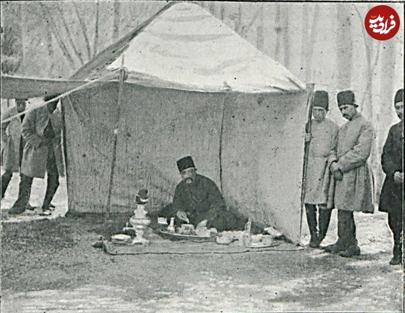 ژست بامزه ناصرالدین شاه