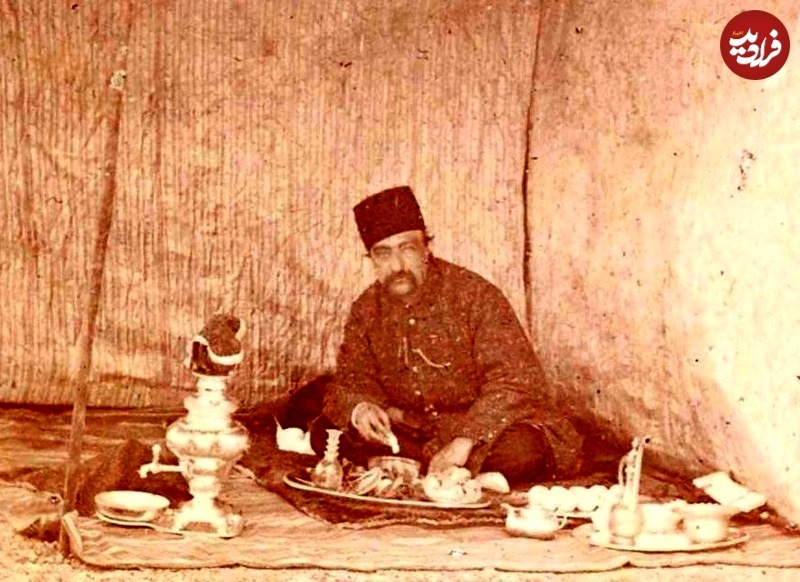 ناصرالدین شاه در تفریح گاه جنگلی