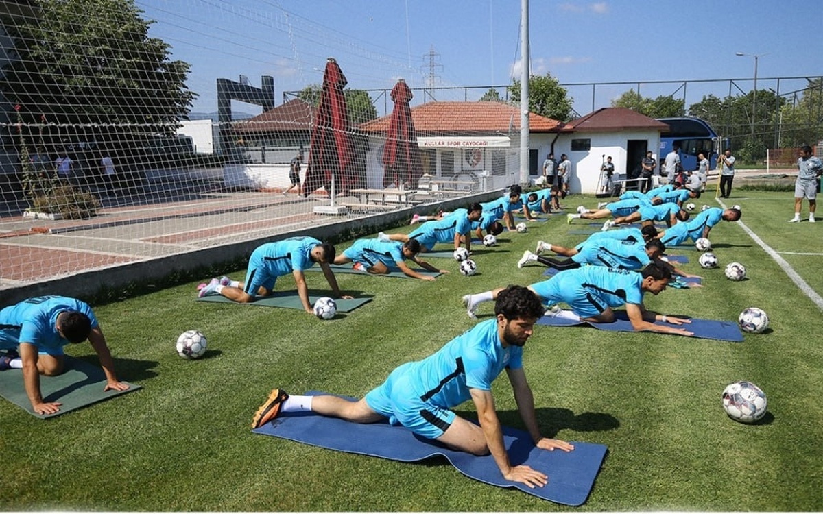 تمرین بازیکنان استقلال