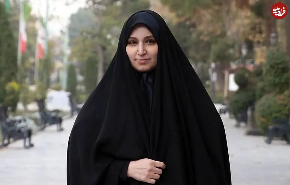 ژست نرجس سلیمانی