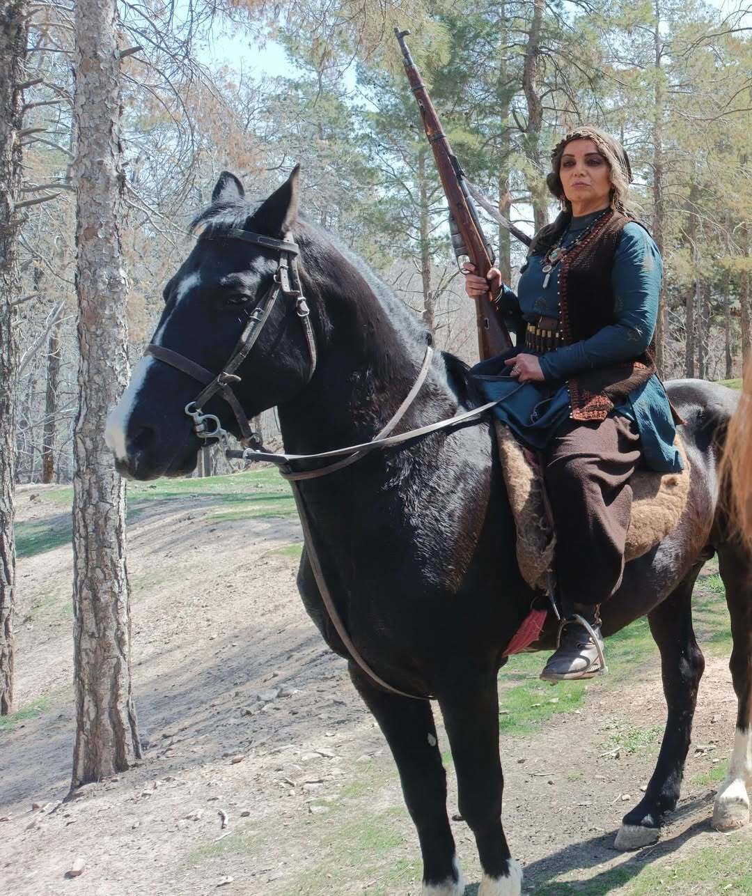 اسب سواری جذاب الهام پاوه‌نژاد