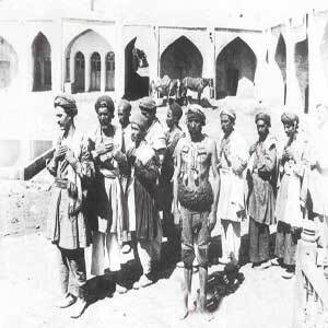 پیاده روی و سینه زنی مردم تهران