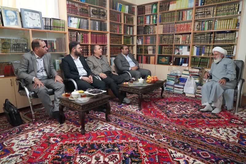 تجلیل از مقام شامخ شهدا و تأکید بر تداوم راه ایثار تجلیل از مقام شامخ شهدا و تأکید بر تداوم راه ایثار