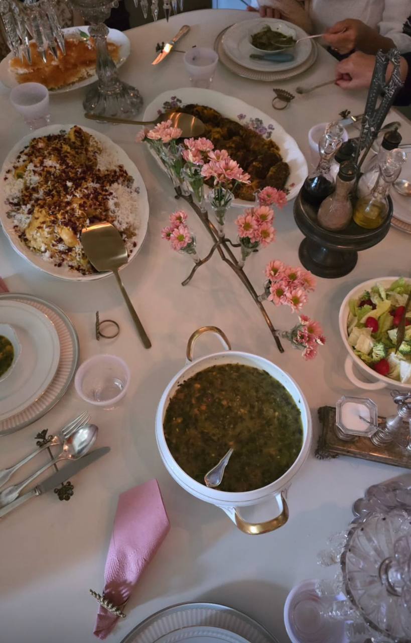 میز غذای در خانه بهرام رادان