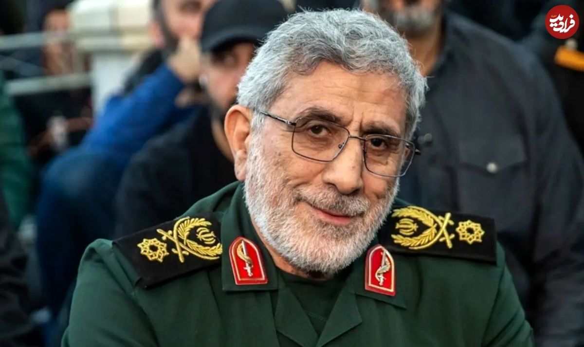 سردار قاآنی در جلسه فرماندهان در اتاق جنگ