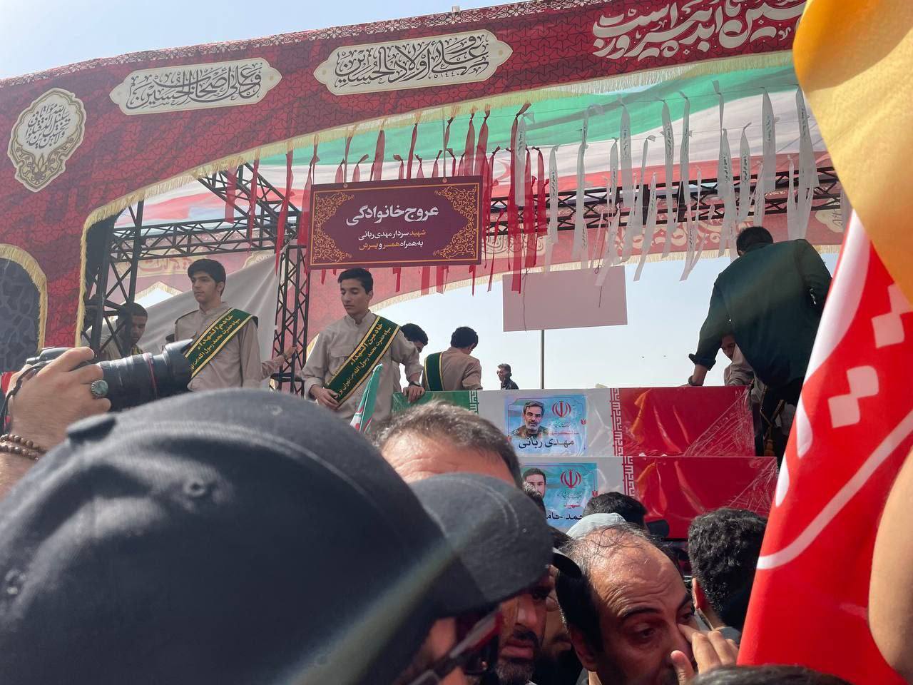 تشییع دو سردار به همراه همسر و فرزندانشان