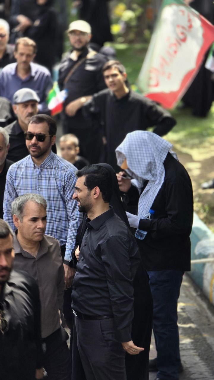 آذری جهرمی در مراسم تشییع شهدای اقتدار