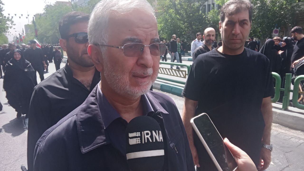 بدرقه شهدای اقتدار در قلب تهران / گزارشی از متن و حاشیه و حضور شخصیت‌ها و فعالین سیاسی و مدنی در مراسم تشییع شهدای حمله اسرائیل به ایران + فیلم و عکس