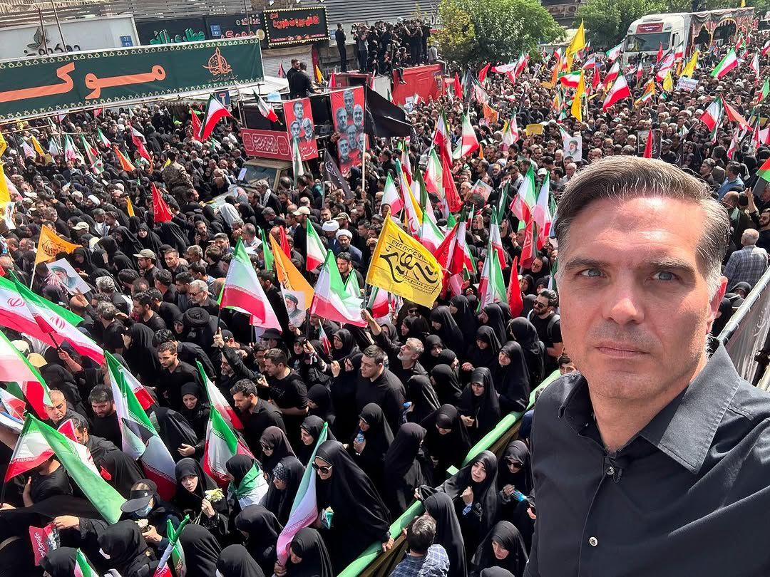 خبرنگار سی ان ان در مراسم تشییع شهدای ایران