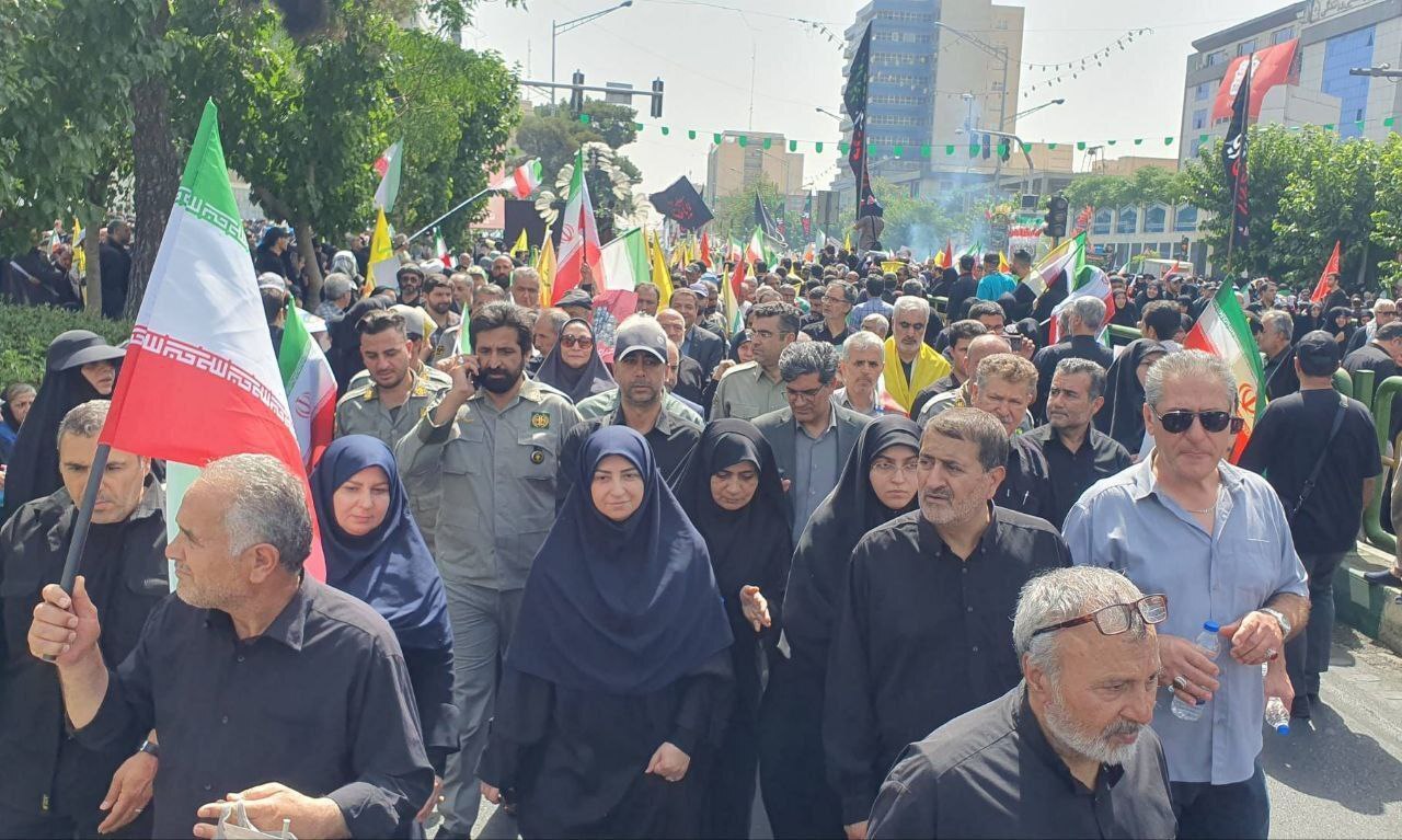 رئیس سازمان حفاظت محیط زیست در تشییع شهدای اقتدار