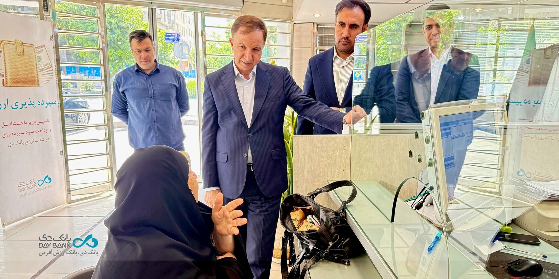 پشتیبانی بانک دی از تولید در دستور کار مدیرعامل