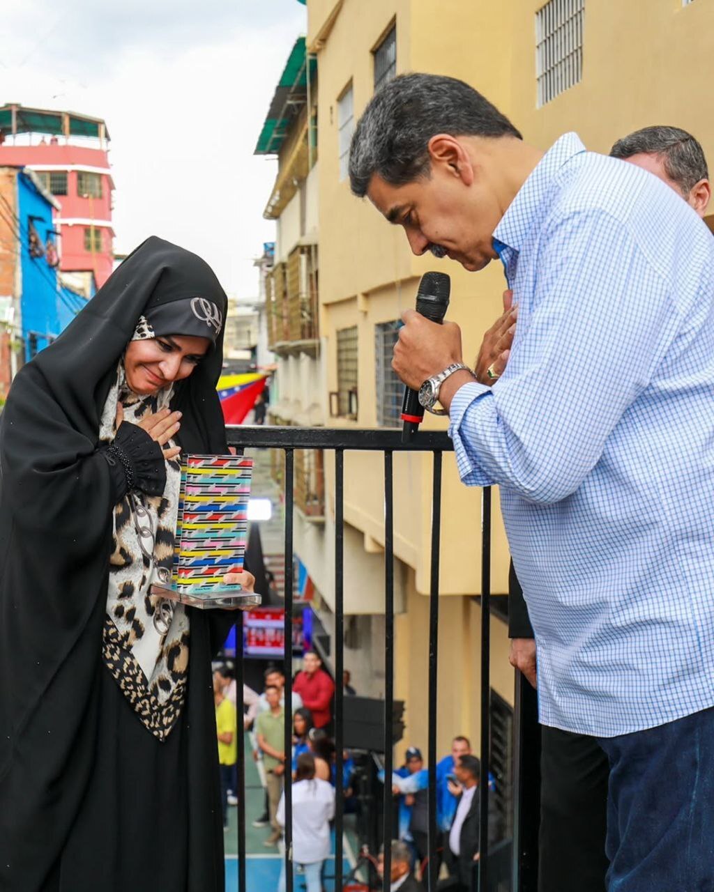 عکس/ دیدار سحر امامی، مجری شبکه خبر و نیکولاس مادورو