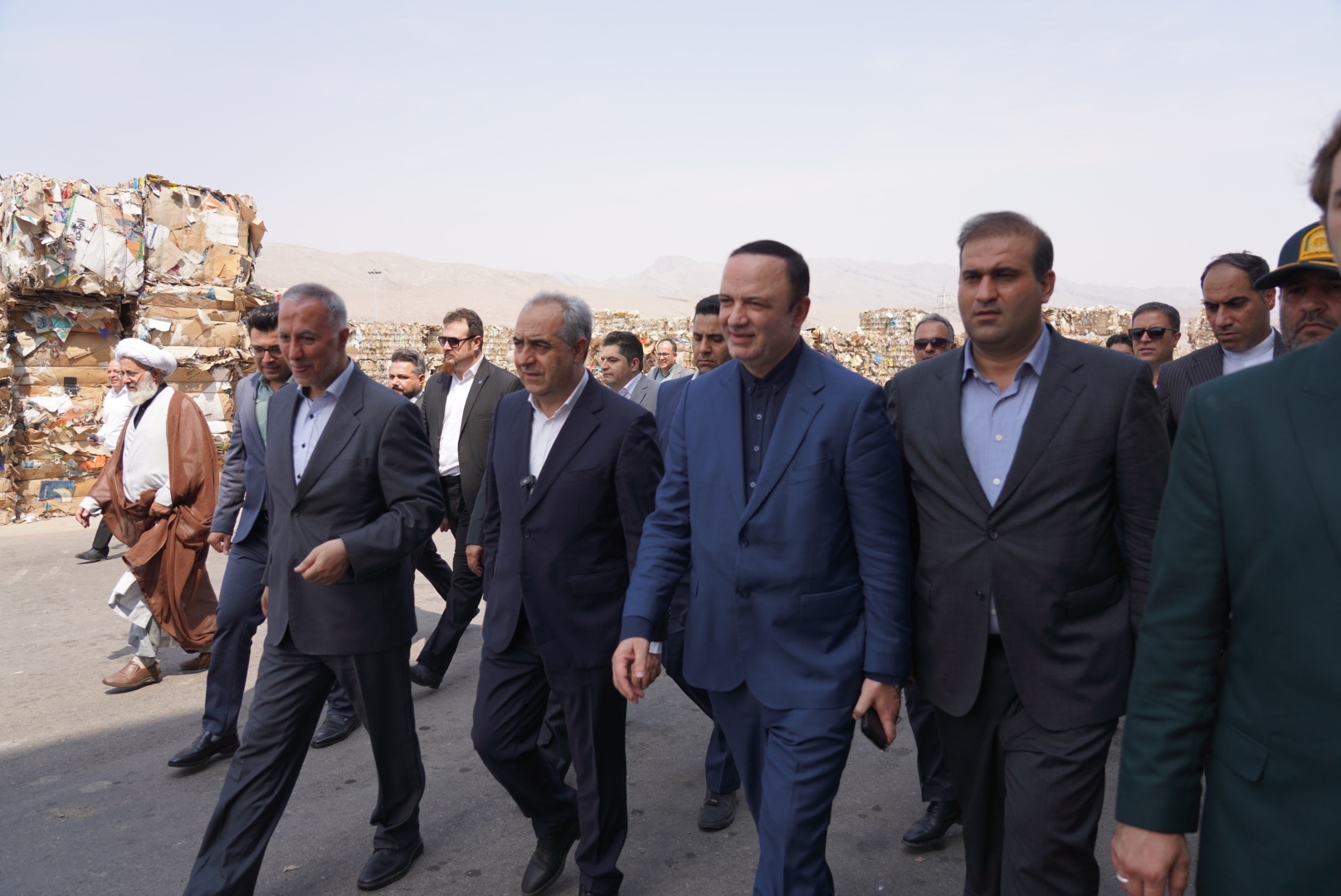 بازدید دبیر شورایعالی مناطق آزاد کشور و استاندار آذربایجان شرقی از شرکت تاو کاغذ ارس بازدید دبیر شورایعالی مناطق آزاد کشور و استاندار آذربایجان شرقی از شرکت تاو کاغذ ارس