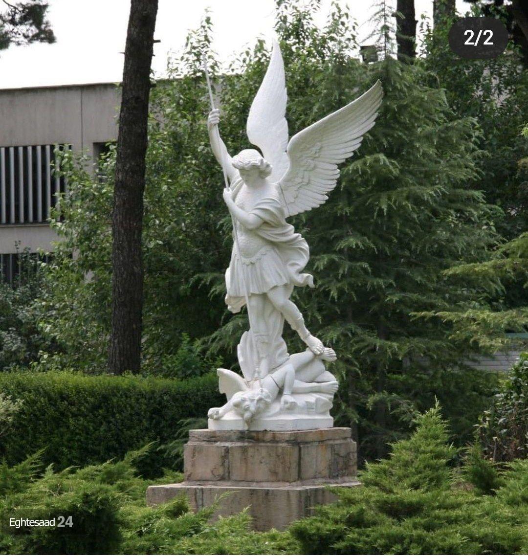 مجسمه آزادی در میدان بهارستان