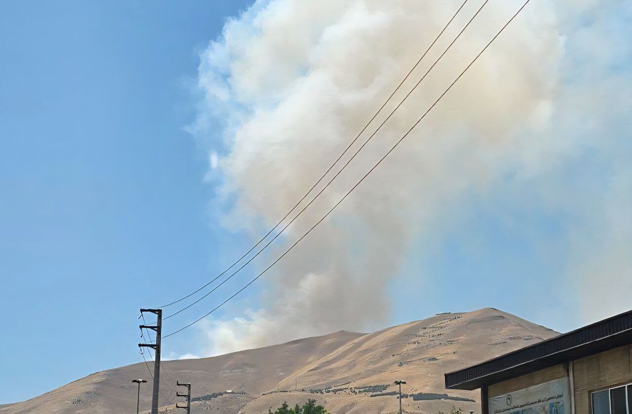 آتشسوزی دامنههای کوه سنندج آتشسوزی دامنههای کوه سنندج