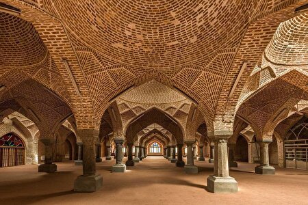 عکس/ معماری بی نظیر مسجد حجت الاسلام تبریز با سقف دالان دار و مشبک