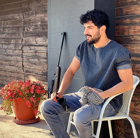 سینا مهراد کیست