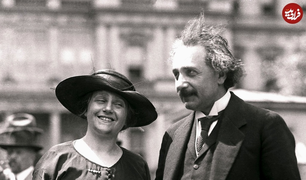 ژست احساسی انیشتین