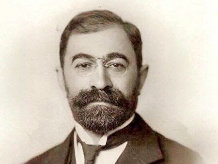 عکس/ ژست خاص محمد علی فروغی ۷۰ سال پیش به همراه تعدادی از افراد کابینه