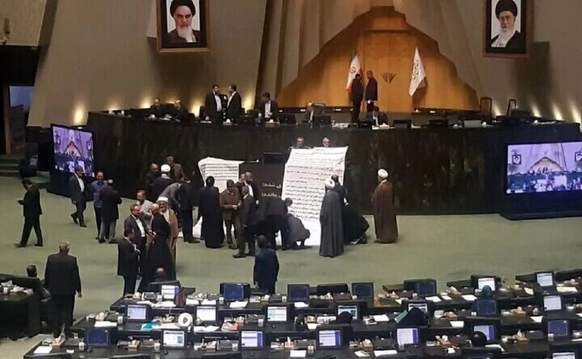 شیوه تندروهای سیاسی