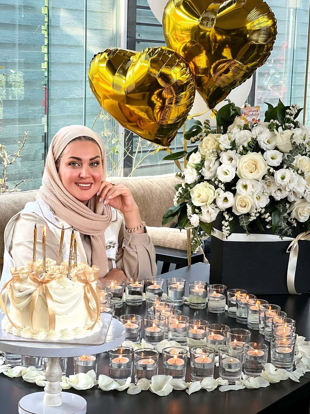 جشن تولدلاکچری همسر مجری معروف در یک کافه