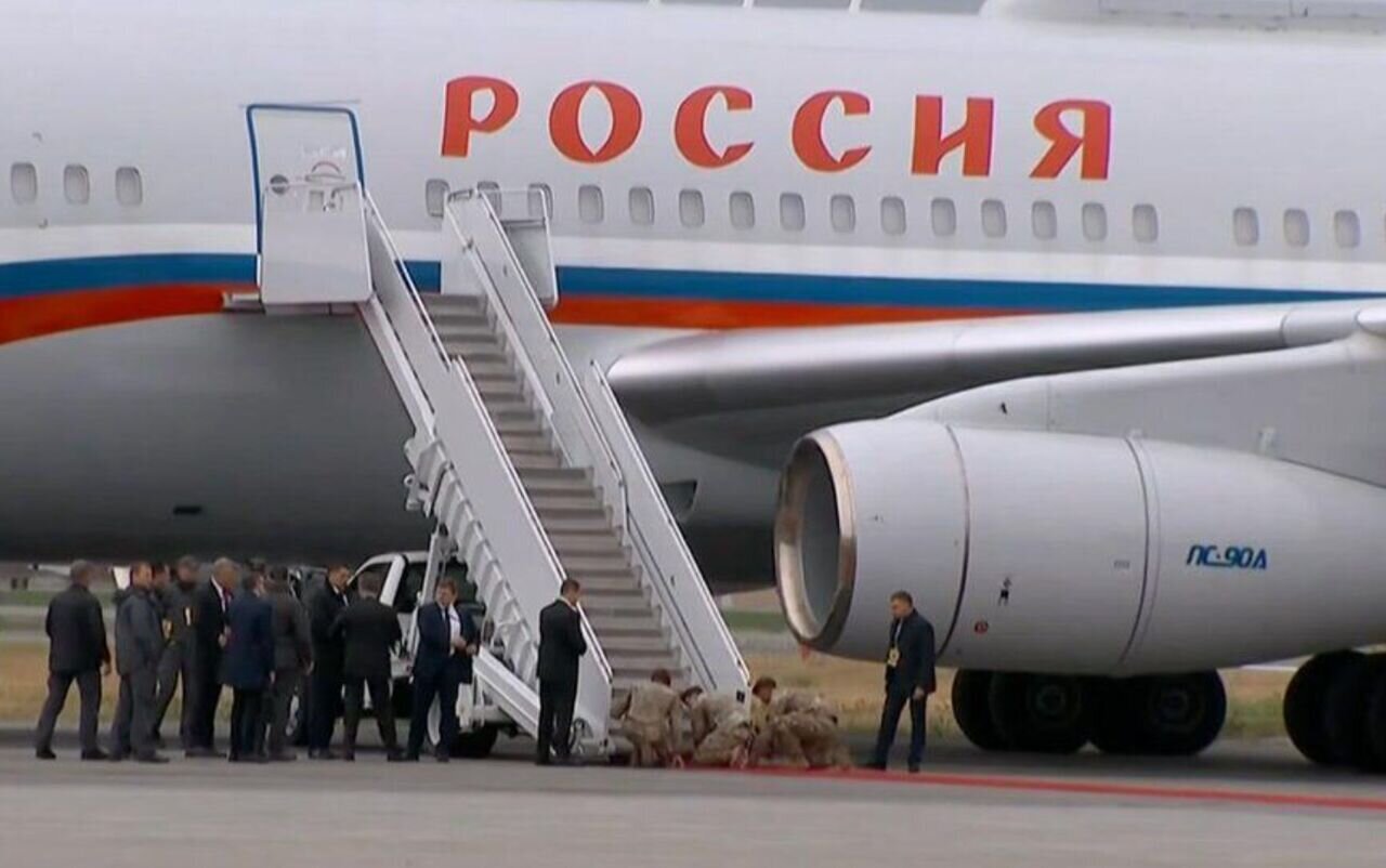 پس‌زمینه جدید گوشی پوتین