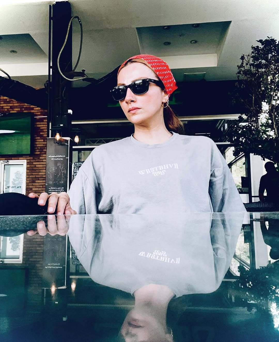 محیا دهقان با استایل گنگ و کلاه خاص