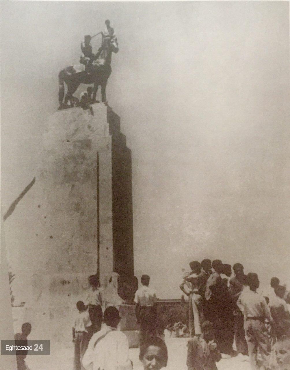 مجسمه رضاشاه قبل از کودتا