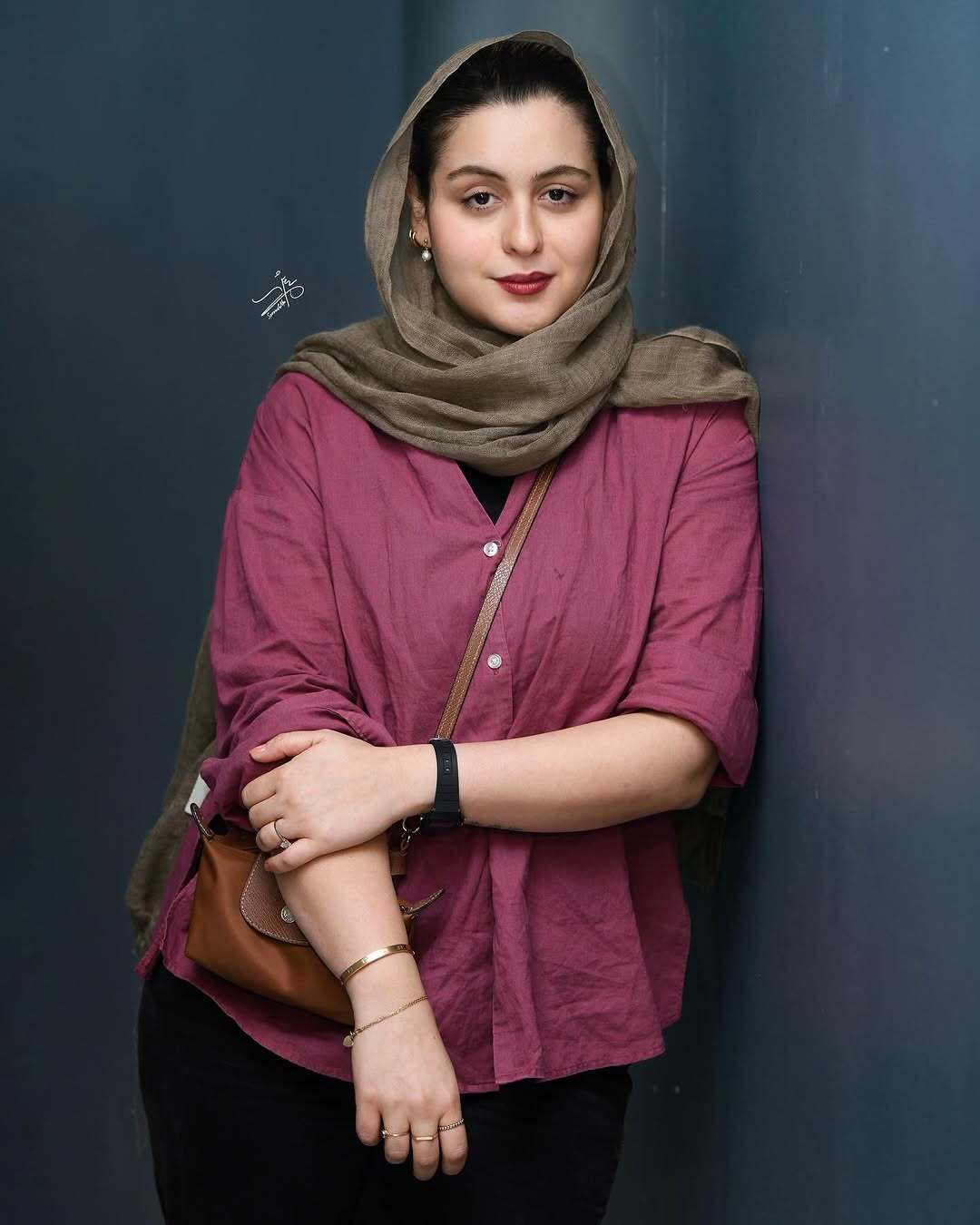 فاطیما بهارمست با کیف چند میلیونی