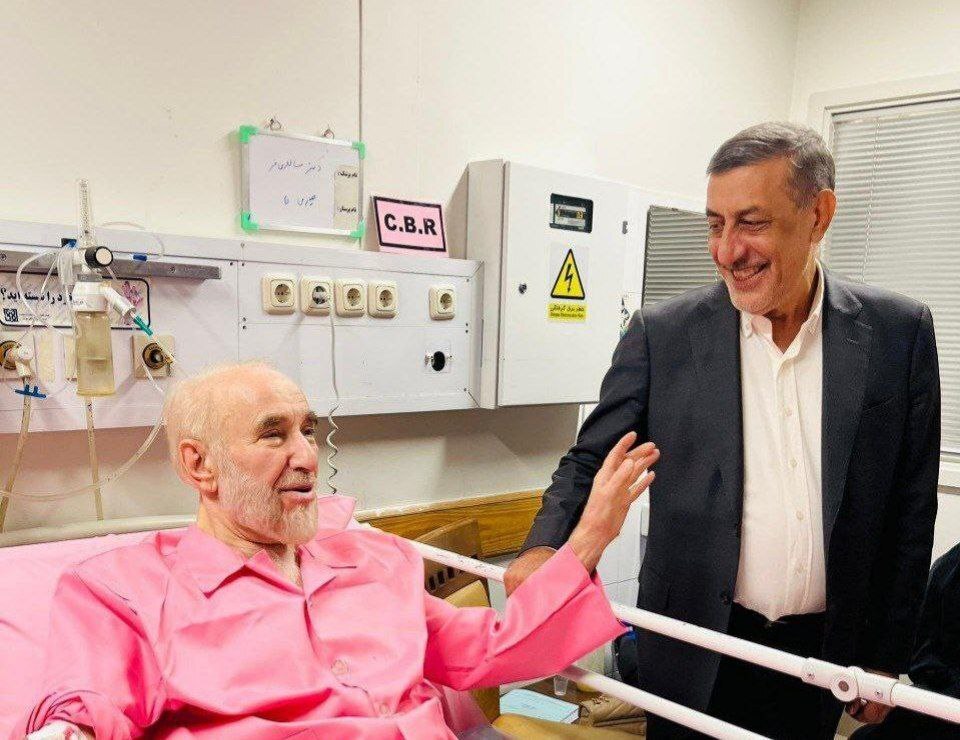 عیادت معاون رییس جمهور از محمد خاتمی